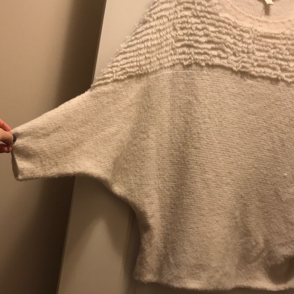 Urban Outfitters sweater size medium - Picture 4 of 5